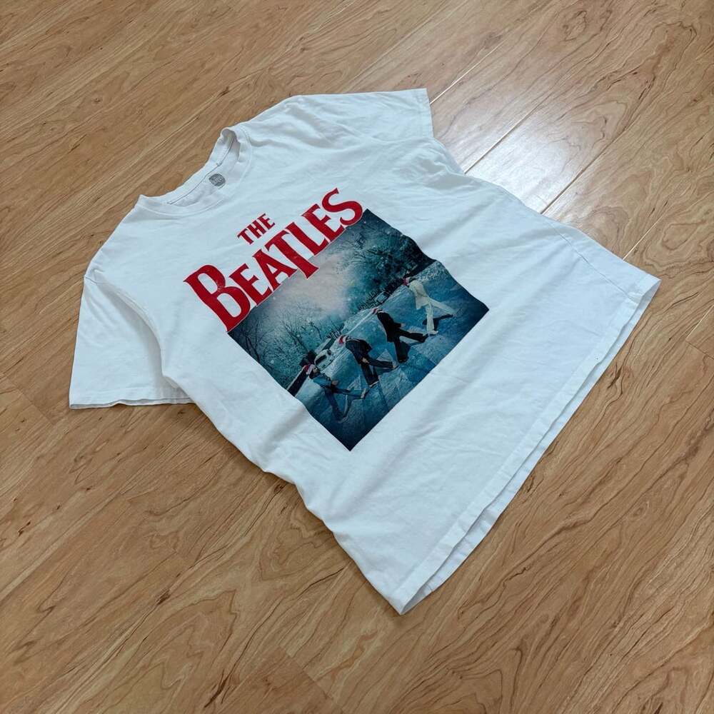 The Beatles Abbey Road Christmas Santa Hats White Short Sleeve Graphic T Medium